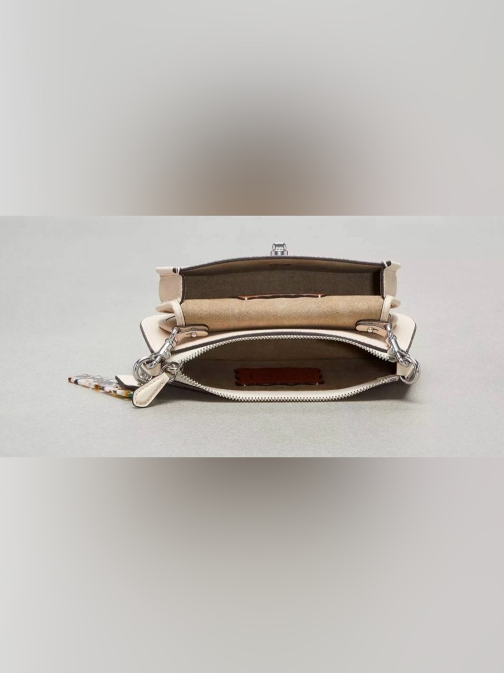 COACHTOPIA 2-in-1 Wavy Double Pouch Bag ☁️ - Picture 5 of 14